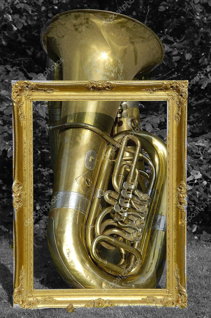 Porträt eines Trompetenlehrers mit Instrument